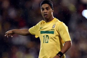 开云APP-詹姆斯状态火爆，乒超联赛决赛对阵多特蒙德，新疆男篮力争零封